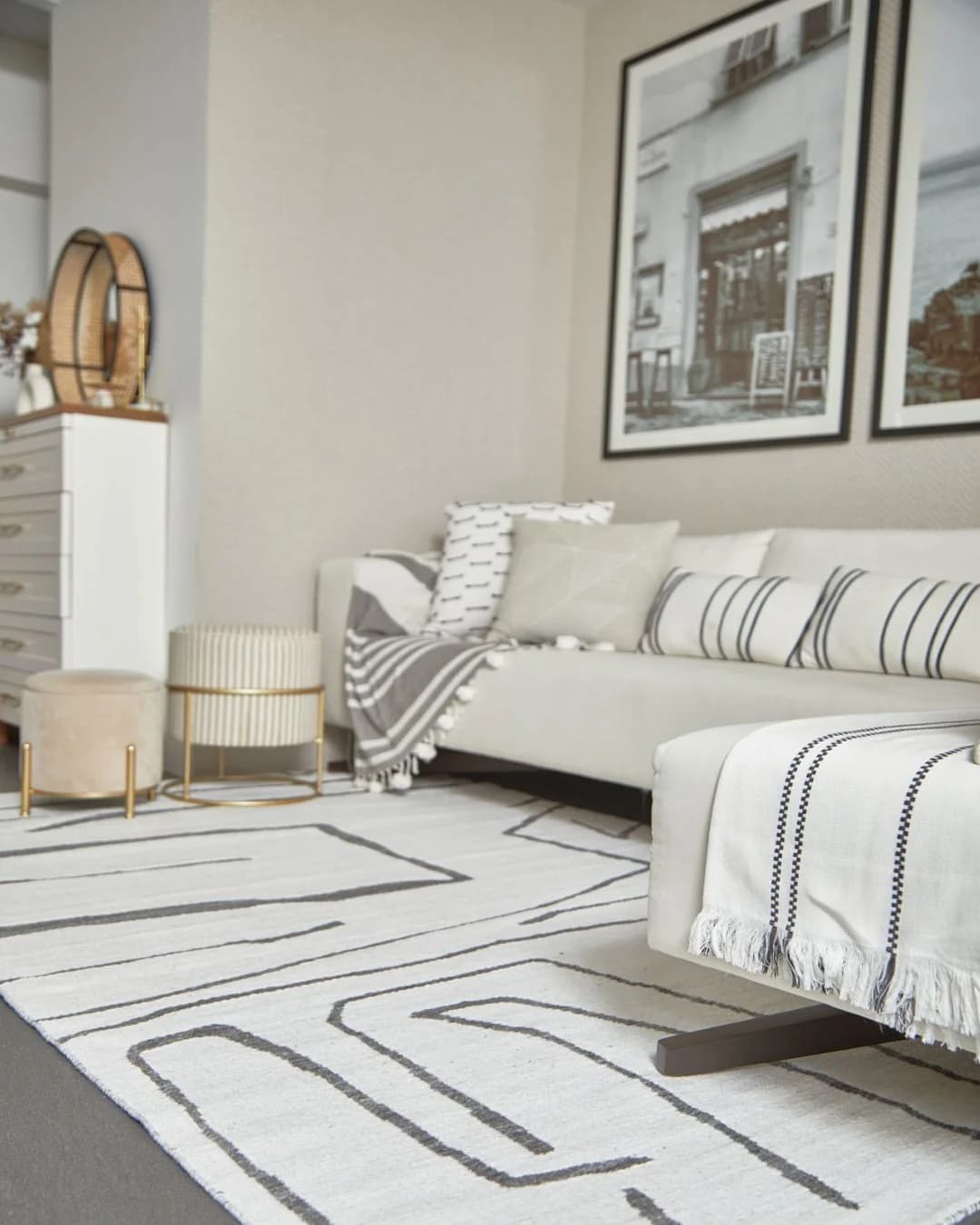 Minimal Reversible Rug